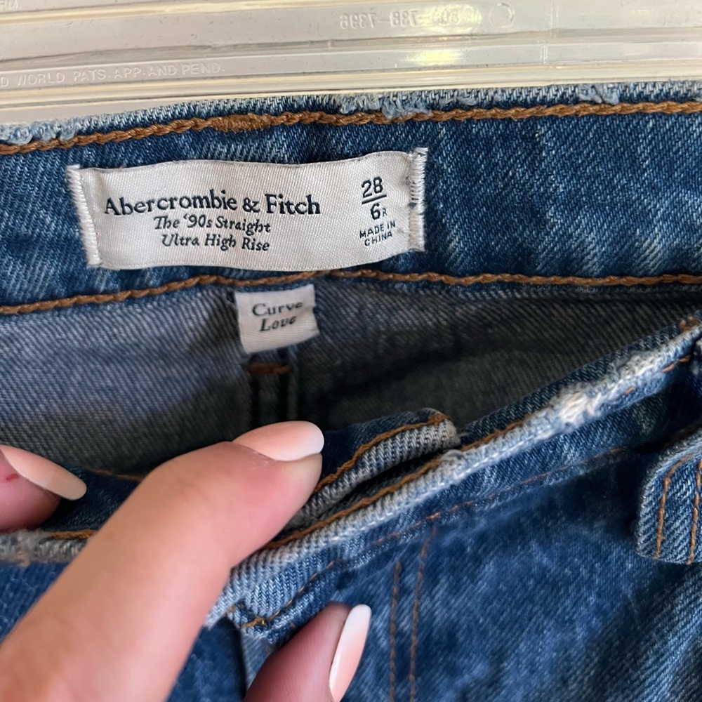 Abercrombie & Fitch 90’s Ultra High Rise Straight Leg Blue Jeans - Picture 3 of 3